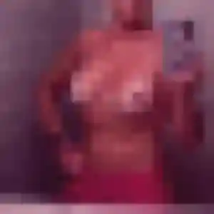 Charmante Zoe, 28 ans à Breuillet - voir sa photo