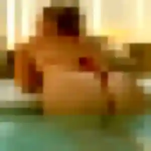 Elena (35 ans) à Brionne propose un rencontre sexe ce soir
