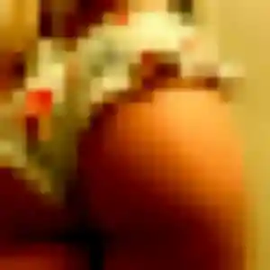 Augustine, 33 ans, connectée à Melun pour une rencontre coquine