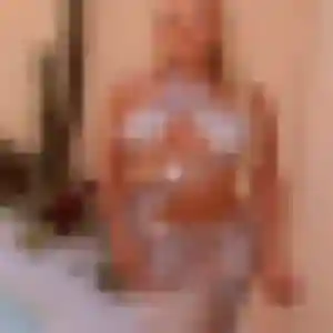 Djamila, 20 ans, connectée à Venansault pour un rencontre sexe